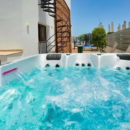 Villa Fabulous Sea View With Big Luxury Jacuzzi In Protaras, 1676