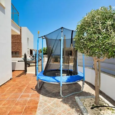 Fabulous Sea View With Big Luxury Jacuzzi In Protaras, 1676 *