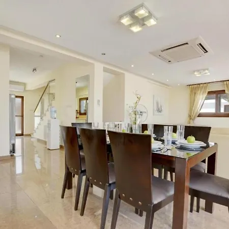 Fabulous Sea View With Big Luxury Jacuzzi In Protaras, 1676 Protaras