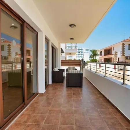 Willa Fabulous Sea View With Big Luxury Jacuzzi In Protaras, 1676 Protaras