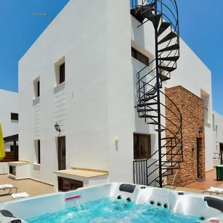 Fabulous Sea View With Big Luxury Jacuzzi In Protaras, 1676